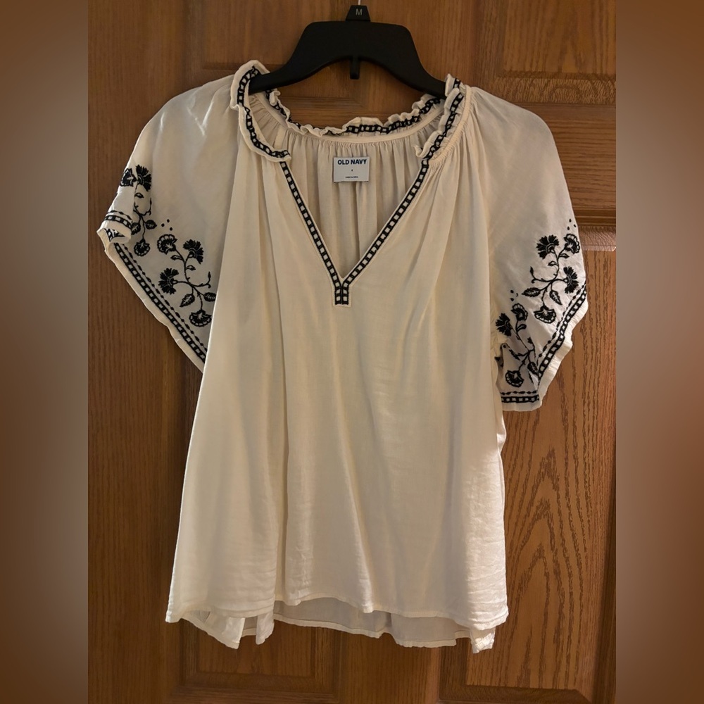 Old Navy Blouse. Size Small.